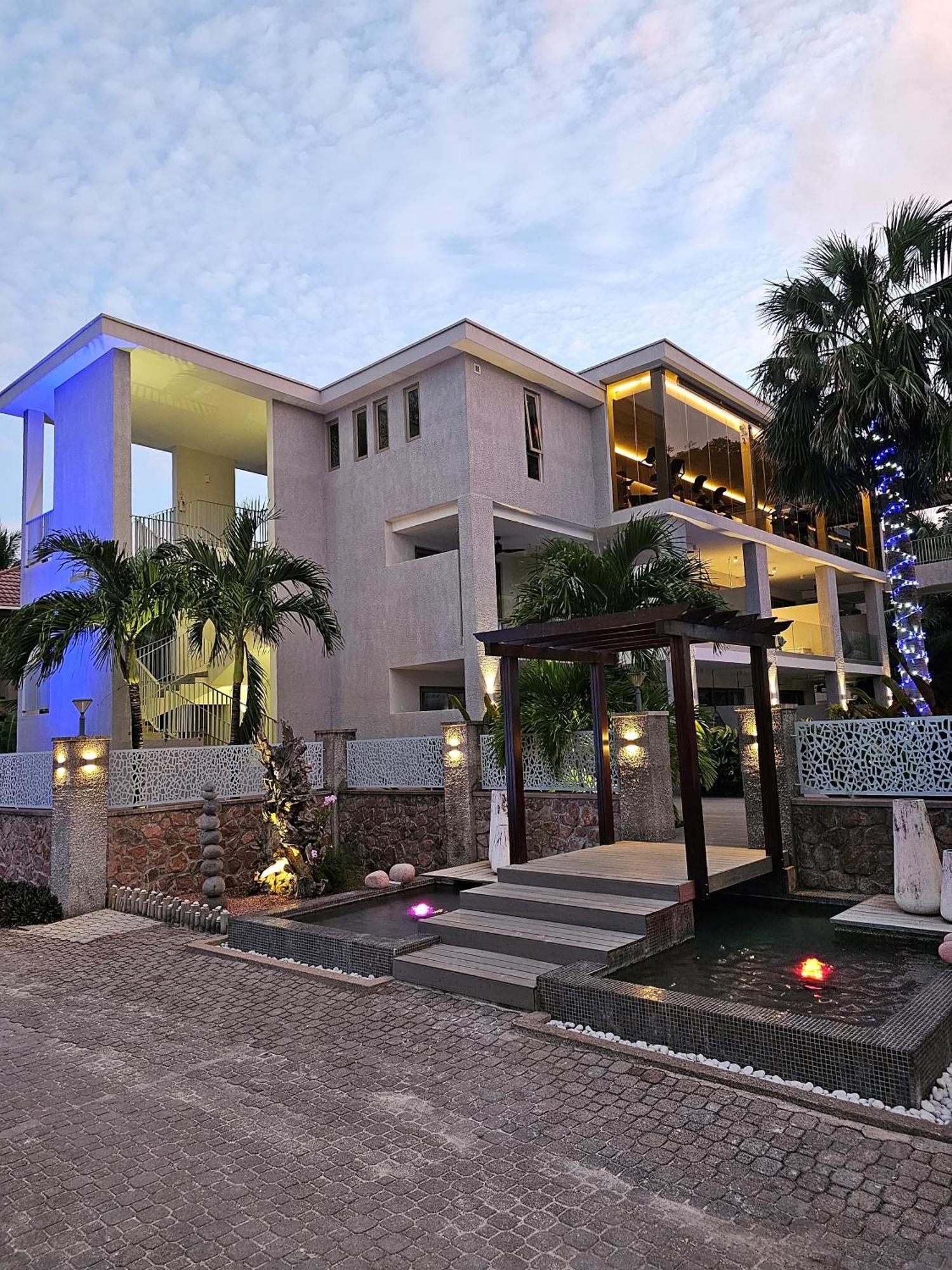 Hotel Le Duc De Praslin 5*